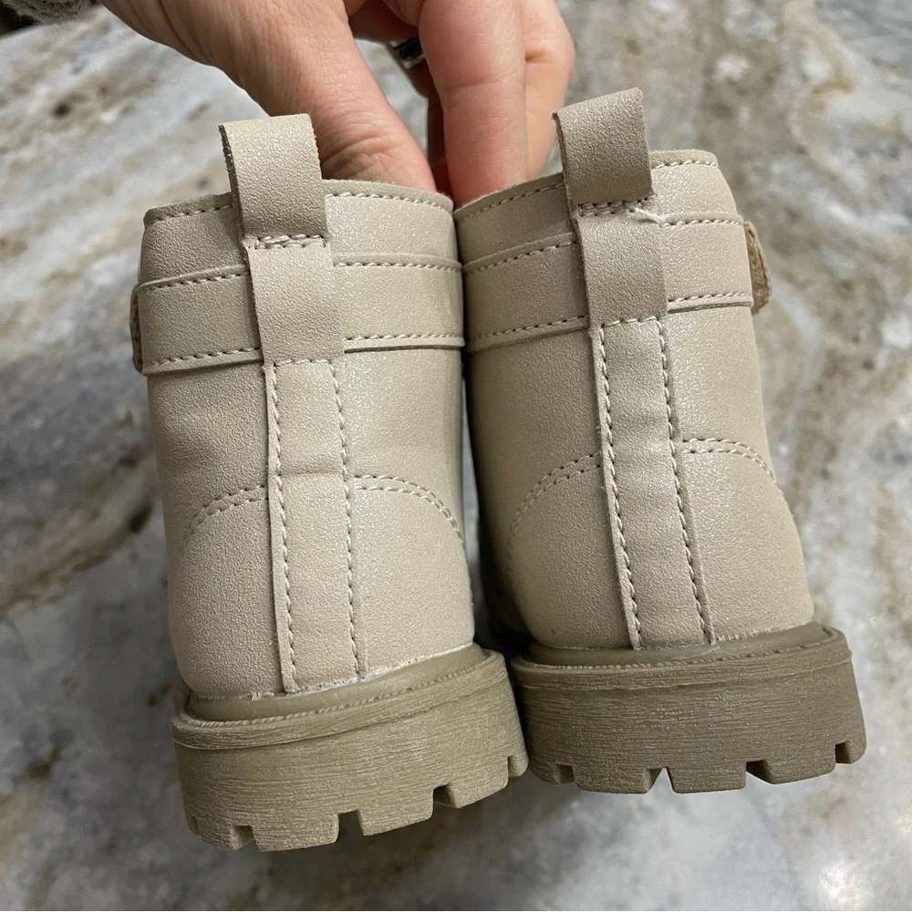 NEW Carter's Daffodil Toddler High-Top Boots Girls 7M in Khaki